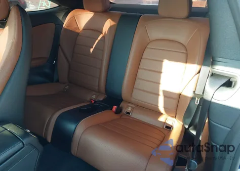 2017 Mercedes-Benz C 300 4Matic z USA, uszkodzony, nr VIN WDDWJ4KB1HF339605